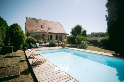 maison-vente-piscine-champcevinel