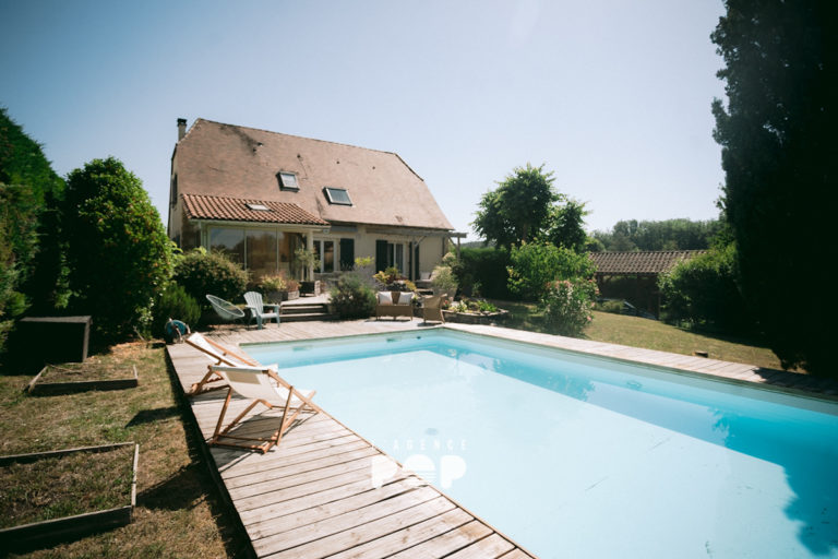 maison-vente-piscine-champcevinel