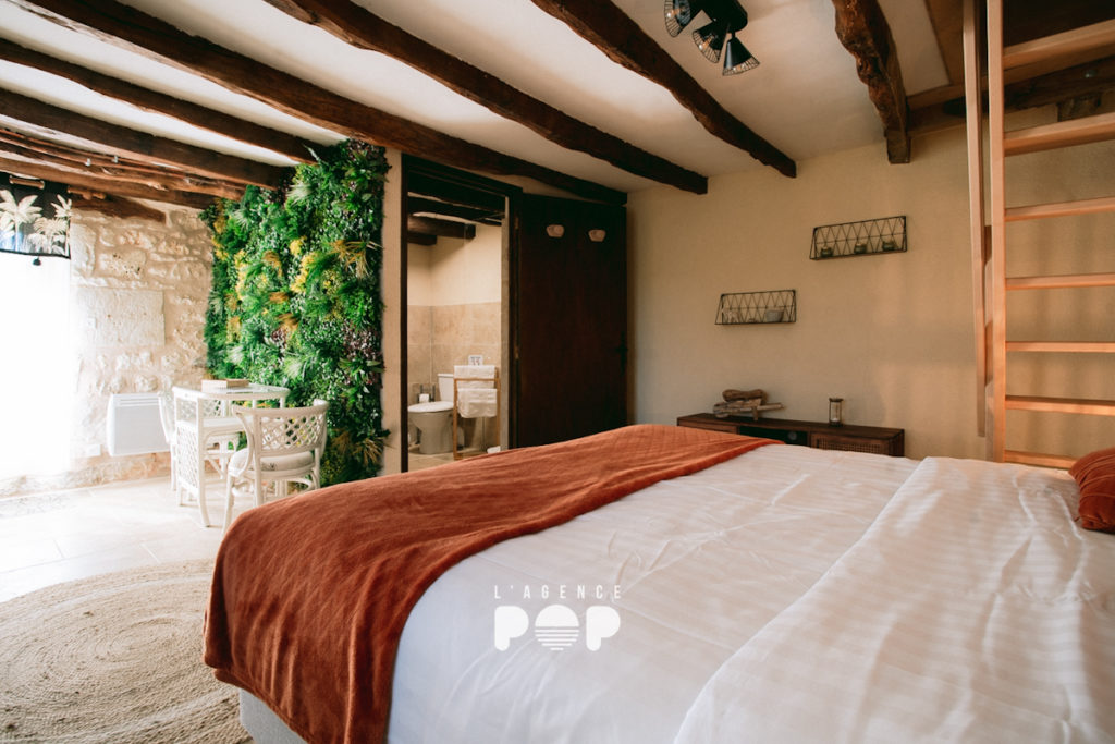 Bâtisse avec chambres d&rsquo;hôtes, piscine, dépendances et terrain à Thenon - photo 12